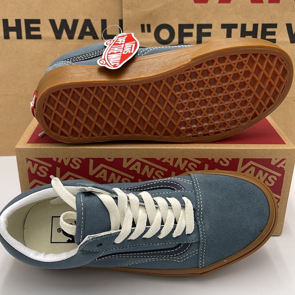 Vans WMNS Old Skool
Vintage Gum Stormy Weather
VN0A5KRSRV2 Sneakers - Picture 3 of 16